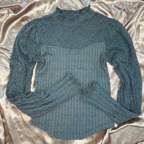 Gorgeous Grey Knitted Blouse - Picture 6 of 11
